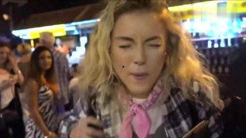 女子吃瓜网红,揭秘女子吃瓜网红的爆红之路